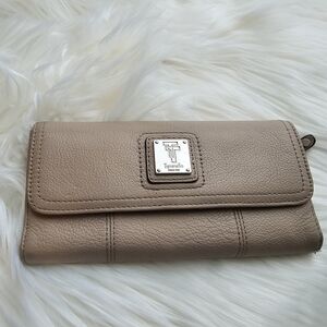 Tignanello Tan Leather Women's Clutch